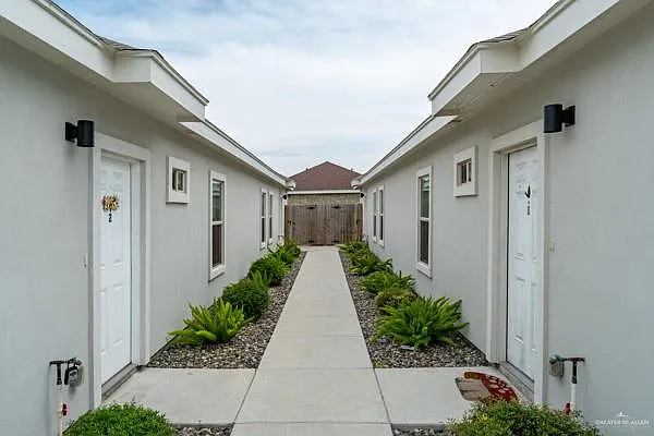 1009 W La Pointe Ave - Photo 12